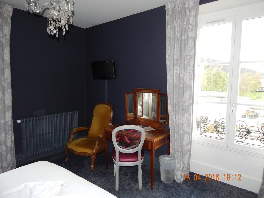 Hotel Homtel Le Parc Allevard Exterior foto